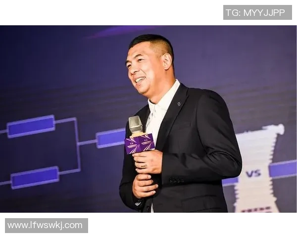 广州足球队新任教练上任引发球迷热议期待带队重返巅峰